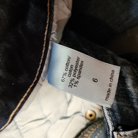Maurices Ladies Cropped Jeans - Picture 7 of 7